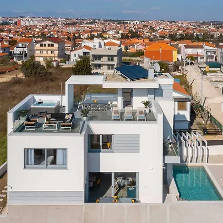 Petra Villa